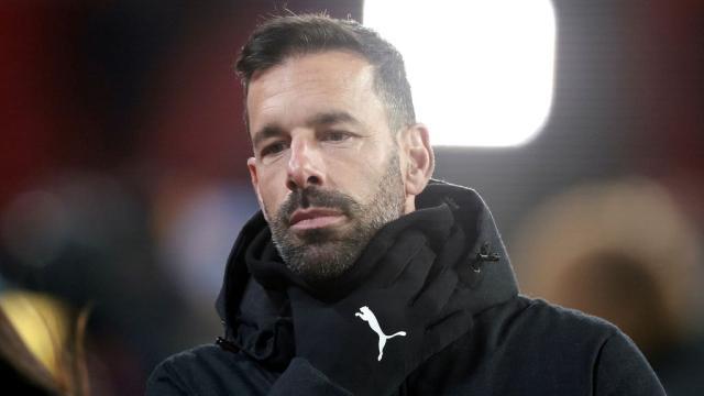 博鱼体育-晚上谈好早上变卦 范尼末轮前突然辞职为哪般？